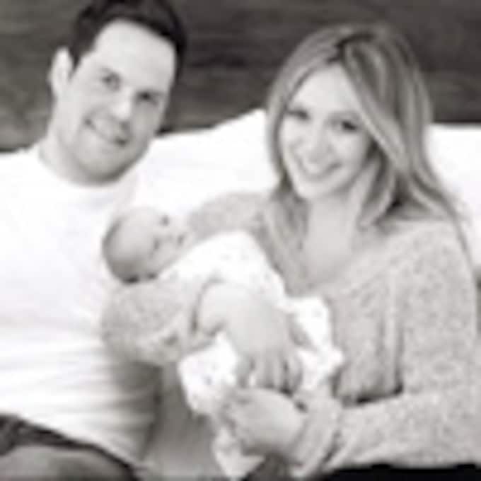 La primera foto de familia de Hilary Duff y Mike Comrie con su hijo, Luca Cruz