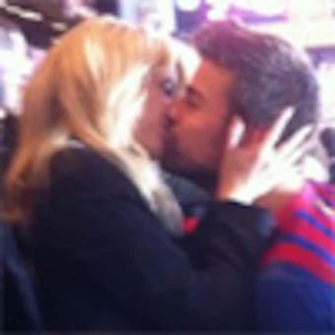 Shakira y Piqué, ¡menudo beso!