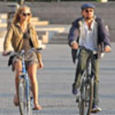 Leonardo DiCaprio y Erin Heatherton, romántico paseo en bici a la puesta de sol