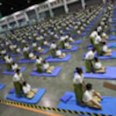 Tailandia bate el récord mundial de masaje corporal colectivo