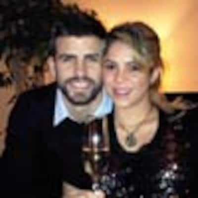 Los futuros papás Shakira y Piqué nos envían sus mejores deseos para 2013