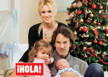 Exclusiva en ¡HOLA!: Carolina Cerezuela y Carlos Moyá nos presentan a su hijo, Carlos