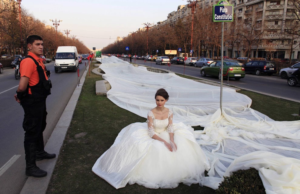 Saqueo eje destilación El vestido de novia más largo del mundo