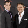 Russell Crowe y Henry Cavill, dos superhombres que revolucionan el centro de Madrid 