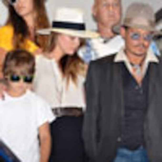 Johnny Depp con sus hijos y Amber Heard, 'una familia feliz' en Tokio