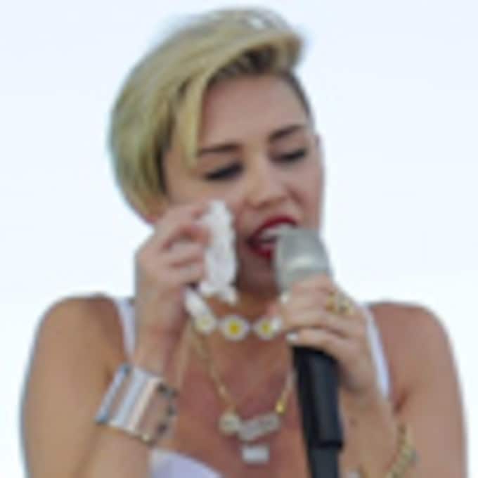Miley Cyrus rompe a llorar tras su ruptura con Liam Hemsworth