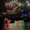 Juegos de luz, fiesta y tradición, el mundo saluda al nuevo año