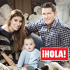 Exclusiva en ¡HOLA!, Manu Tenorio y Silvia Casas posan con su hijo Pedro
