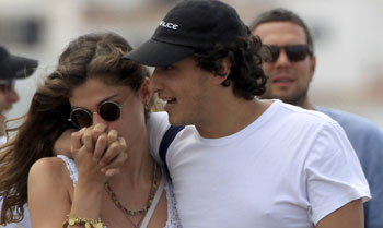 Alex Dellal y Elisa Sednaoui, ¡el amor está en el aire!