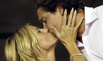 Heidi Klum se 'come a besos' a su novio Vito Schnabel