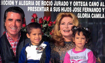 Rocío Jurado y Ortega Cano presentaron en ¡HOLA! a sus hijos José Fernando y Gloria Camila en 1999