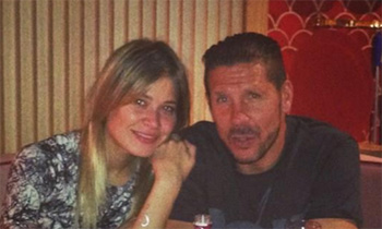 Simeone celebra la nueva victoria del Atleti con Carla Pereyra en el restaurante de Cayetano Rivera