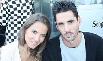 La familia de Santi Trancho y su novia Ana Fernández, unidos en el dolor en la despedida al cámara en el tanatorio de Villalba