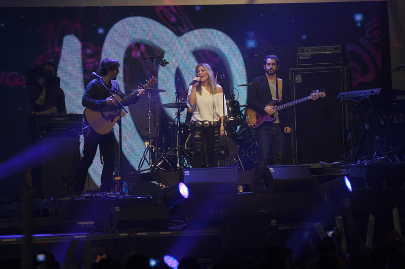 'La China Suárez', la mejor fan de Bisbal en la noche más solidaria de la música