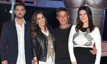 Laura Pausini cantando flamenco, las regañinas de Malú a Alejandro Sanz y unas gemelas con estrella... el estreno de 'La Voz' conquista