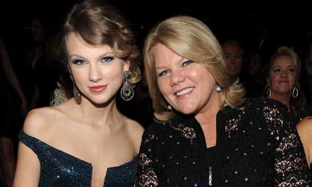 Taylor Swift revela en una emotiva carta que su madre padece cáncer