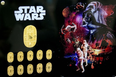 Darth Vader, el villano de 'Star Wars', se baña en oro