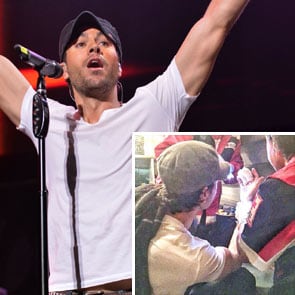 'El show debe continuar': Enrique Iglesias termina un concierto tras herirse la mano con un dron