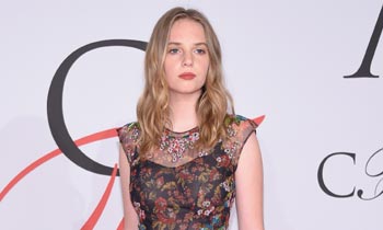 Maya, hija de Uma Thurman e Ethan Hawke, una Cenicienta de 16 años protagonista de una noche mágica