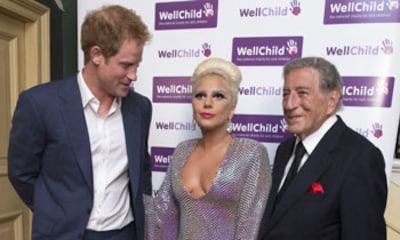 Lady Gaga y sus extravagantes 'looks' conquistan Londres... y al príncipe Harry