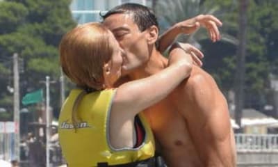 Cayetana Guillén Cuervo y Omar Ayyashi, besos, buceo y adrenalina para un aniversario diferente