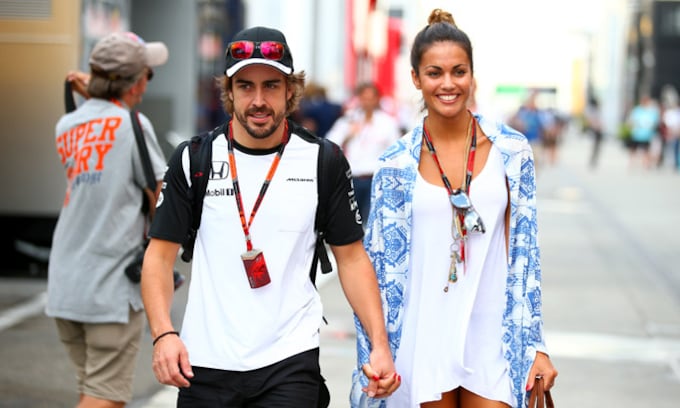 Fernando Alonso y Lara Álvarez, risas y romance en el Gran Premio de Hungría