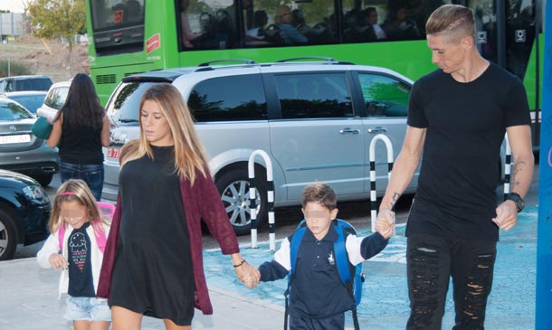 Fernando Torres y Olalla Domínguez, nuevo curso como familia numerosa