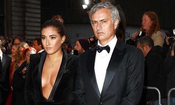 El 'look' de la hija de José Mourinho consigue eclipsar a uno de los mejores entrenadores del mundo