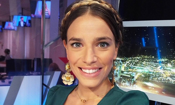 ¿De qué conocido actor está enamorada la nueva chica del tiempo de la tele, Flora González?