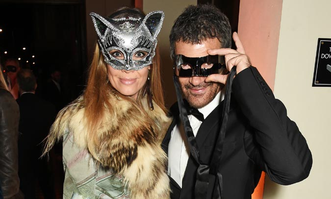 ¿Qué celebran Antonio Banderas y Nicole Kimpel en esta fiesta de máscaras?