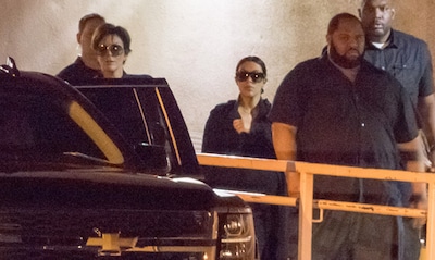 Las Kardashian arropan en el hospital al ex de Khloé, que sigue en estado crítico