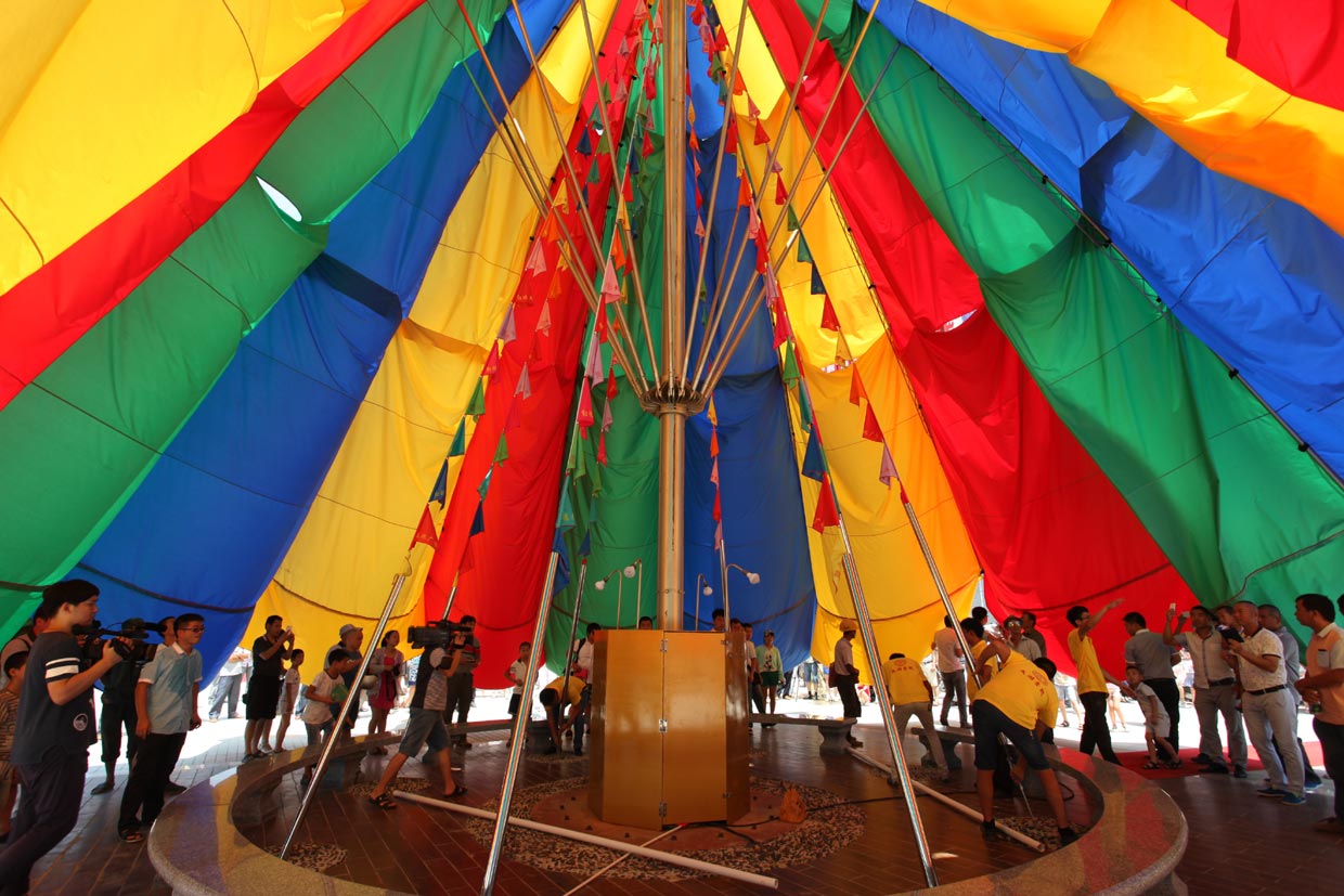 Así es el paraguas más grande del mundo