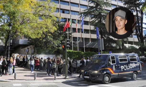 Los 'beliebers' toman las calles de Madrid... ya está aquí su ídolo ¡Justin Bieber!