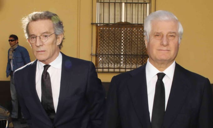 Destacadas ausencias en el funeral de doña Cayetana al que han asistido juntos el duque de Alba y Alfonso Diez