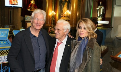 El inesperado encuentro de Richard Gere con los 'sin techo' en Madrid gracias al padre Ángel