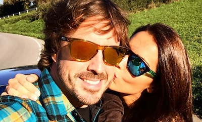 Fernando Alonso y Lara Álvarez celebran su primer año juntos