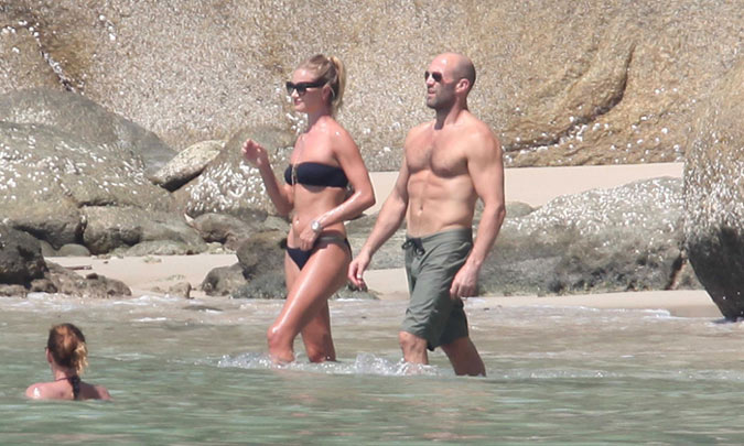 Rosie Huntington-Whiteley y Jason Statham, cuerpazos al sol en sus románticas vacaciones