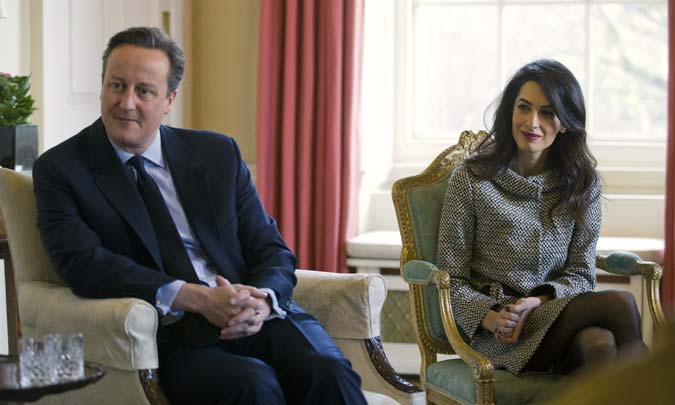 ¿Qué hace Amal Clooney reunida con David Cameron en Downing Street?