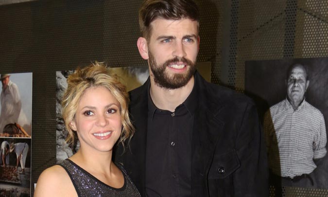 Shakira lanza piropos a Piqué mientras este se reúne con una superestrella