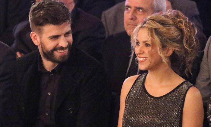 Shakira lanza piropos a Piqué mientras este se reúne con una superestrella