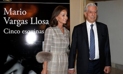 Mario Vargas Llosa presenta su novela 'Cinco Esquinas' con el apoyo de Isabel Preysler