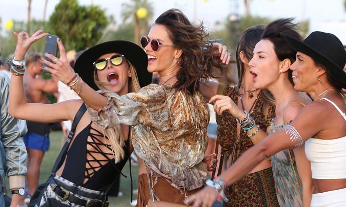 Las 'celebrities' visten de 'glamour' el Festival de Coachella