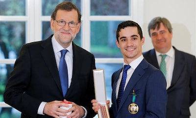 Javier Fernández, bicampeón del mundo de patinaje artístico, recibe la Medalla de Oro al Mérito Deportivo