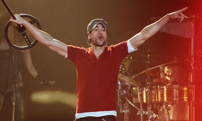 Enrique Iglesias y su dolorosa recuperación tras herirse con un dron: '¡Quería cortarme la mano!'