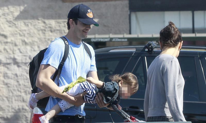 ¡Ashton Kutcher está hecho todo un padrazo!