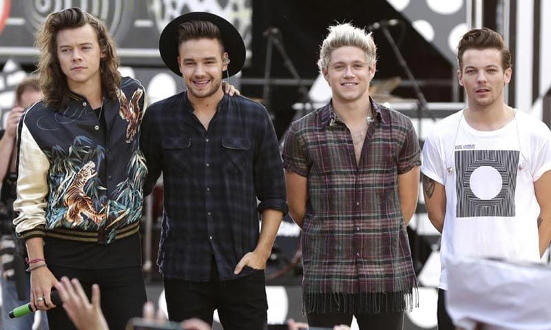 Harry Styles corta por lo sano y cambia de imagen