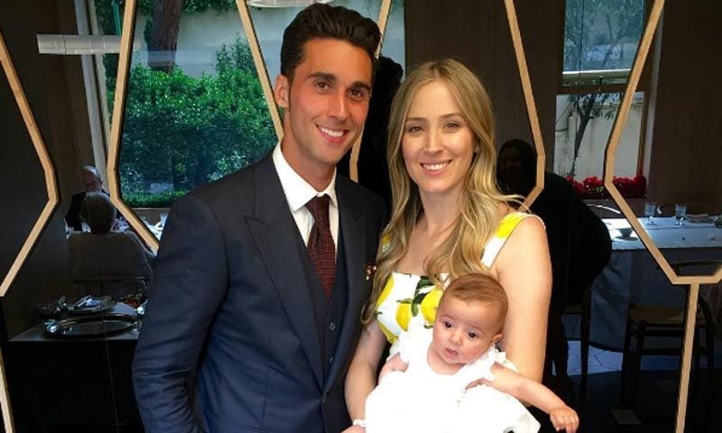 Álvaro Arbeloa y Carlota Ruiz bautizan a su 'pequeña princesa'
