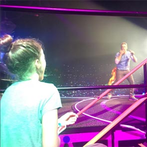 Gwyneth Paltrow y su hija entre bambalinas, Shakira y Piqué cantando a pleno pulmón…. Coldplay cautiva en Barcelona