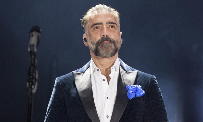 Alejandro Fernández, a punto de perder una pierna por un mordisco de su perro