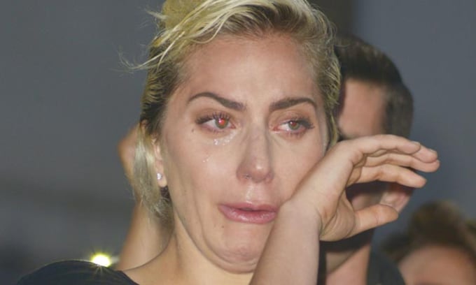 Lady Gaga llora desconsolada por las víctimas de Orlando 